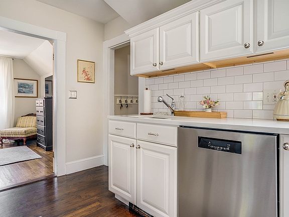 5th image of 12 1/2 Dearborn St #3