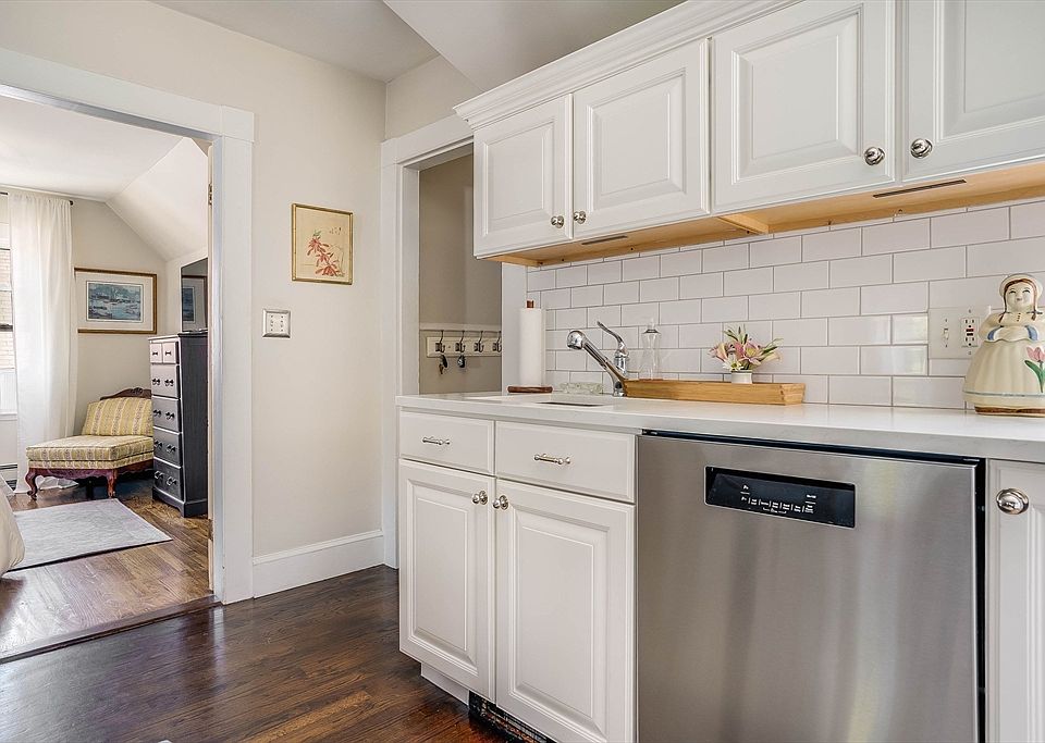 The Residence At 1212 1/2 Dearborn St. 12 1/2 Dearborn St Salem MA