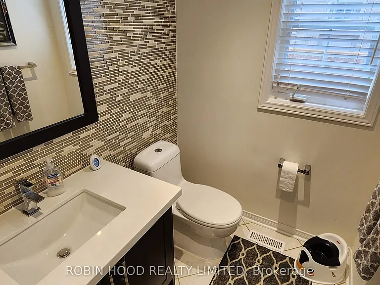 103 Selkirk Dr — Photo 7