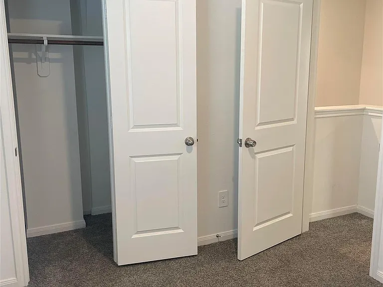 9718 Marie Village Ct — Photo 10