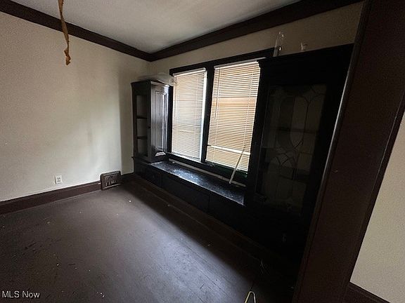 3rd image of 3925 E 120th St