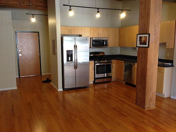 Empty Kitchen 2