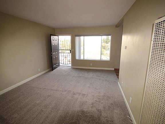 2nd image of 3516 Wilshire Ter