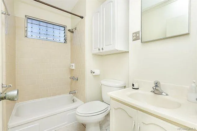 1426 Keeaumoku St #C19 — Photo 11
