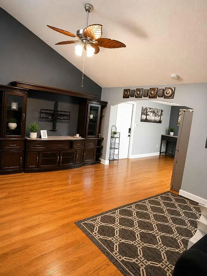2 bed, $1,700 — Photo 2