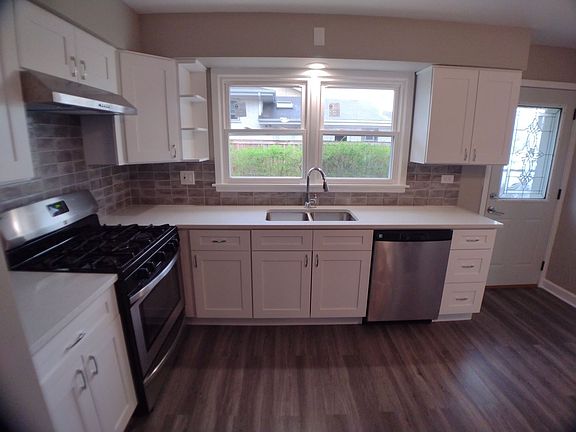 2nd image of 10629 S Laramie Ave