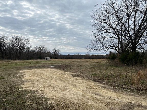 3rd image of 385101 E 1100th Rd