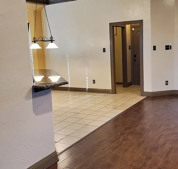 1621 Colonial Dr — Photo 9