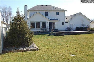 3rd image of 180 Edgewater Dr