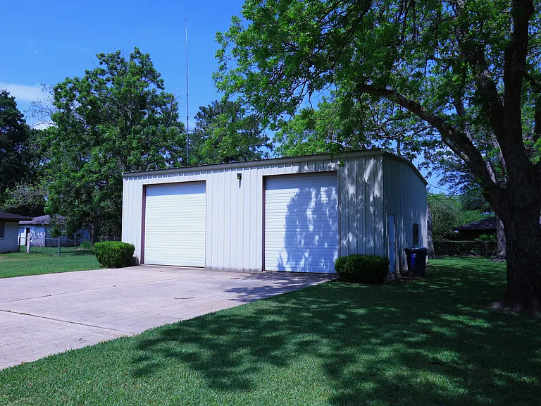 115 Irwin Rd — Photo 10