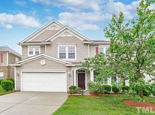 323 Larktree Ln, Fuquay Varina, NC 27526