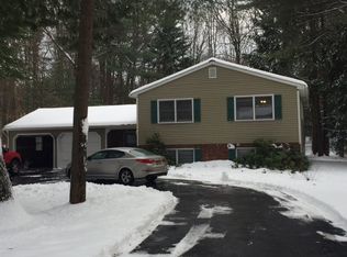 16 Castleberry Dr, Wilton, NY 12831