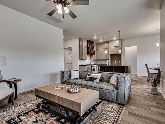 3rd image of 1113 Wisteria Way