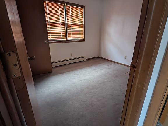 2nd image of 704 12th St APT 7