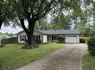 105 Scottlynn Ct, Asheville, NC 28806