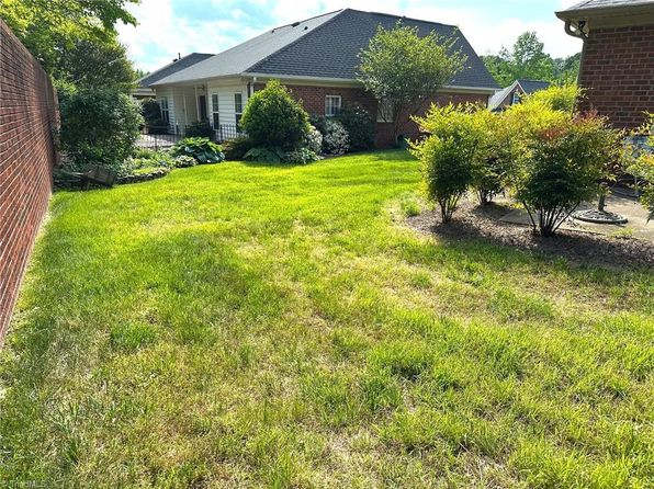 489 Meadows Edge Ct, Clemmons, NC 27012