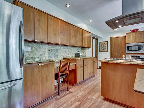 2nd image of 8921 N Pelham Pkwy