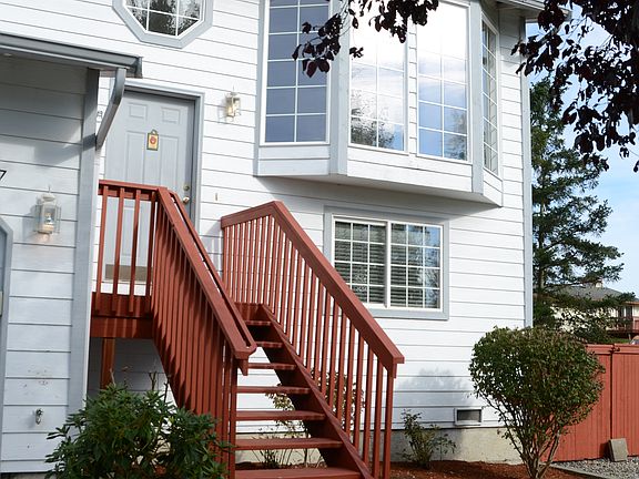 3rd image of 6407 94th St NE