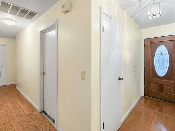 3rd image of 23720 Woodruff Cir
