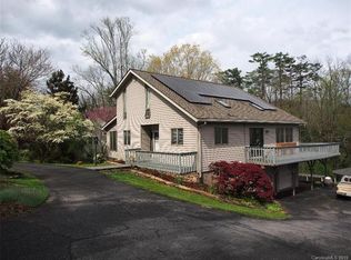 10 S College St, Weaverville, NC 28787