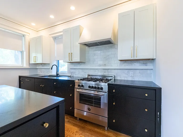 7118 Pershing Ave — Photo 5
