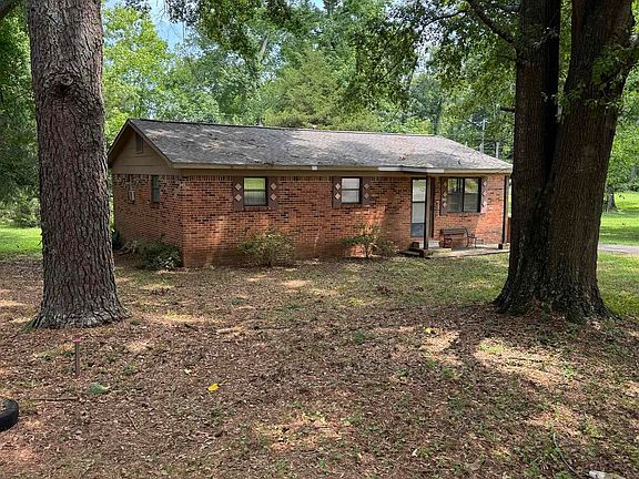 2nd image of 220 Livingston Ln