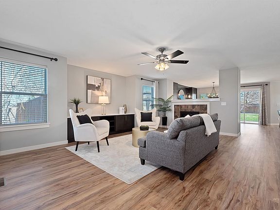 3rd image of 2610 N Snowbell Rd