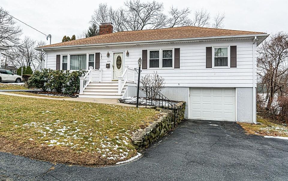 1st image of 226 Cypress Ave