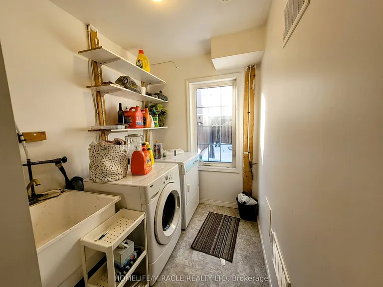 34 Donomore Dr — Photo 7