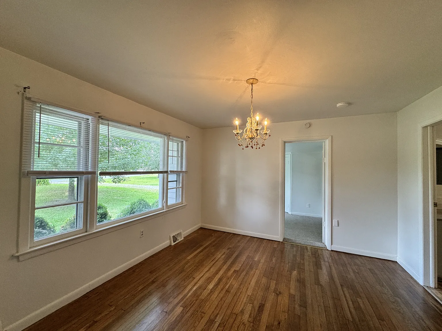 218 Edgewood Drive - 1 — Photo 4