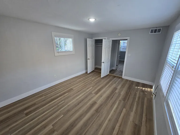 2928 Schyler St — Photo 14