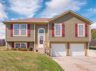100 Lela Ln, Buckner, MO 64016