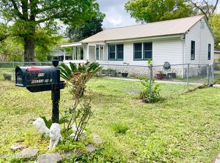 994 Odessa Dr E, Jacksonville, FL 32254