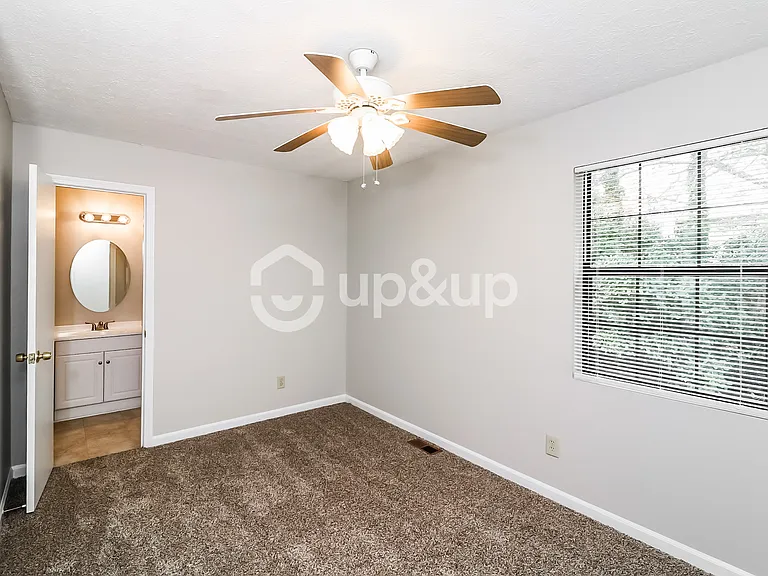 1425 Springleaf Cir SE — Photo 10
