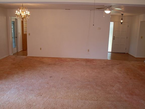 5th image of 4560 Valencia Dr