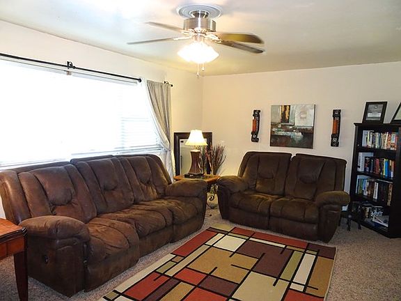 3rd image of 1412 Nabors Ln