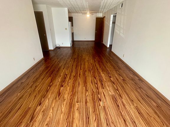 4th image of 3400 Balboa Ln APT 20