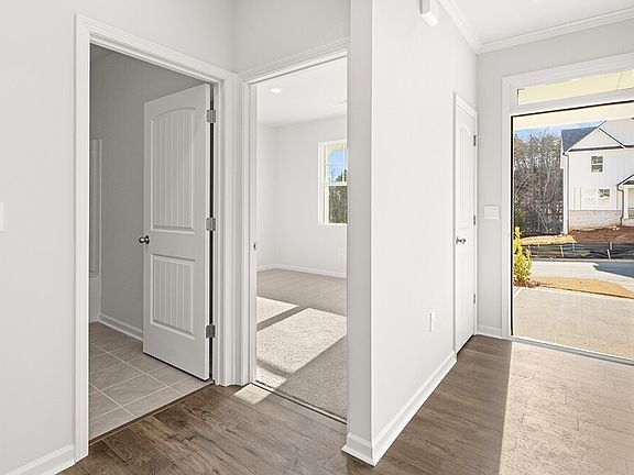 3rd image of 109 Babcock Dr NE