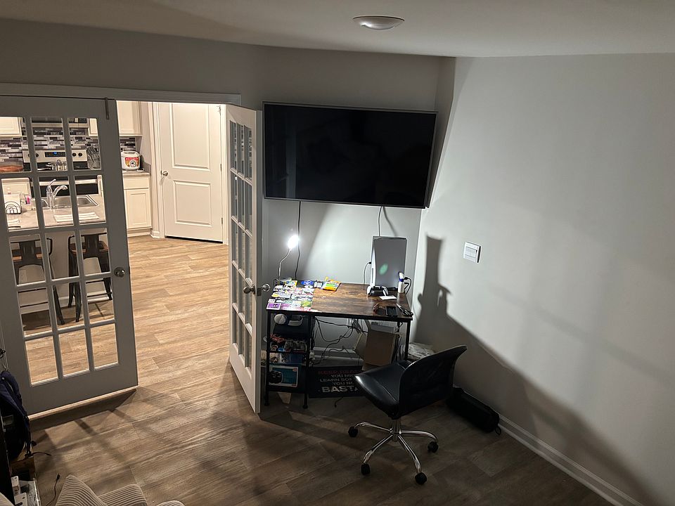 Office space that can be used to conduct business or for entertainment.