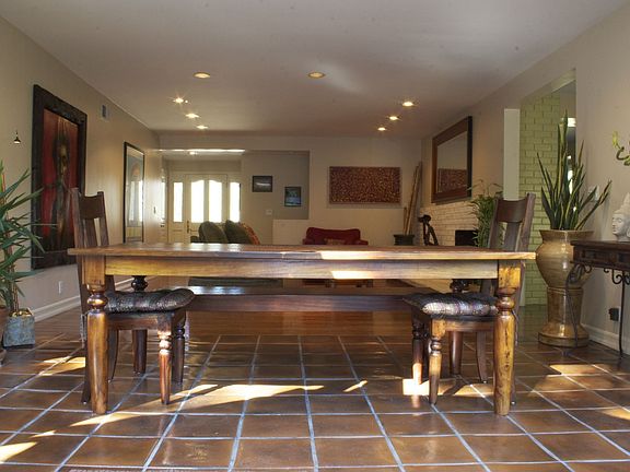 3rd image of 22116 Independencia St
