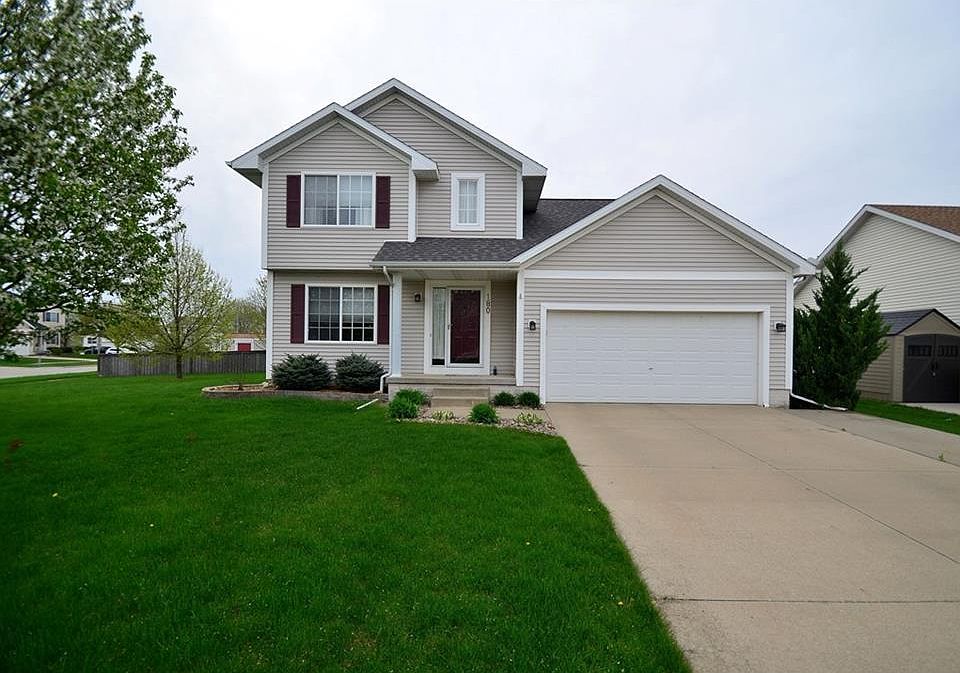 1st image of 180 SE Dogwood Ln