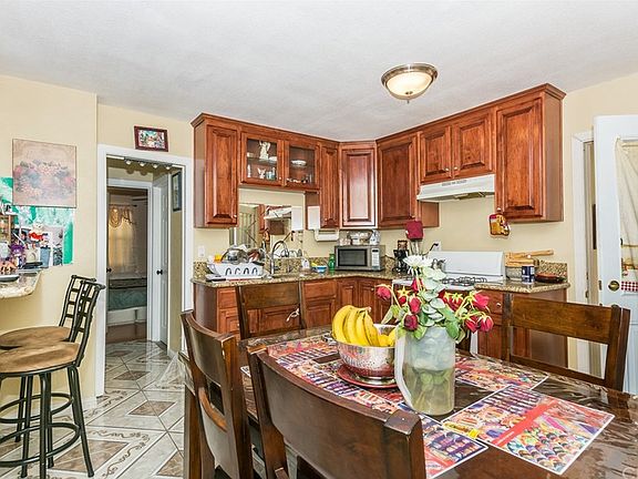 5th image of 3115 N H St