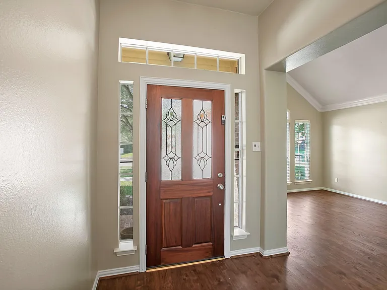 8305 Spinnaker Bay Ln — Photo 3