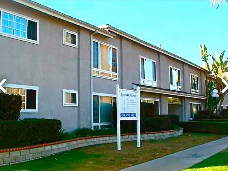 Sylmar Palms — Photo 7