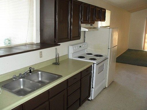 4th image of 5560 S Northwest Ave #B