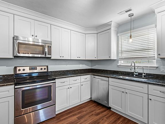 3rd image of 1056 Casanova Dr