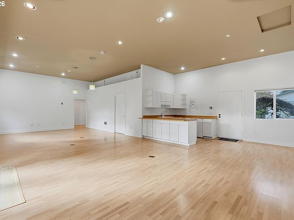 4th image of 7209 NE 62nd Ave