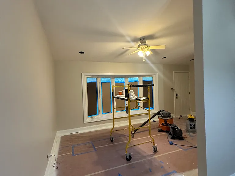 807 Mayfield Dr — Photo 1