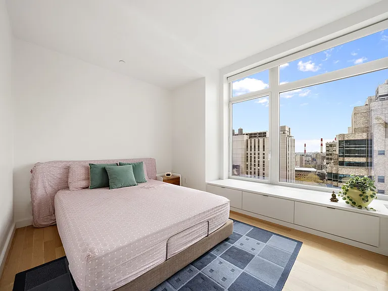 400 E 67th St #20C — Photo 5