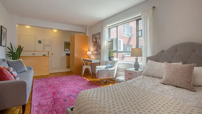 Sold by Garfield Realty  | media 7